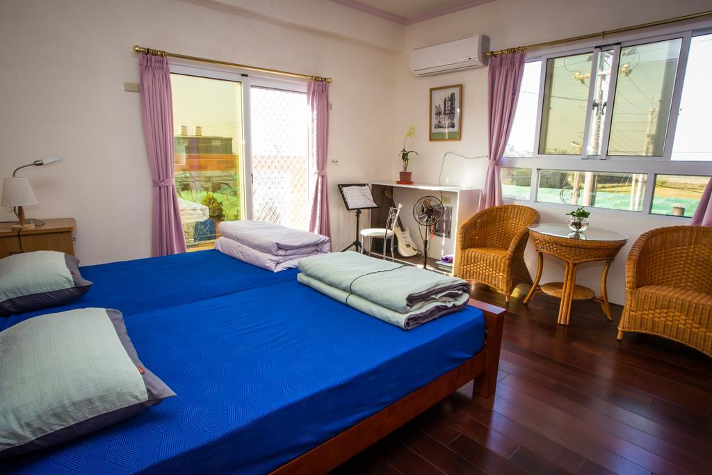 Manor Apartment Хули Екстериор снимка