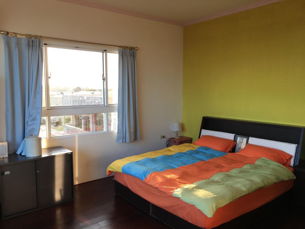 Manor Apartment Хули Екстериор снимка